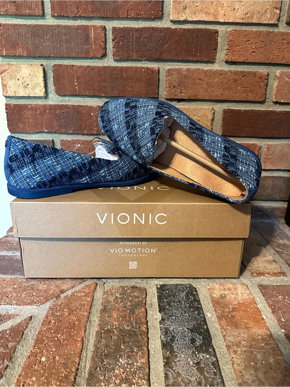 NIB Vionic Willa 2.0 Dark Denim Women’s 8 Slip On Flat Loafer Shoe
